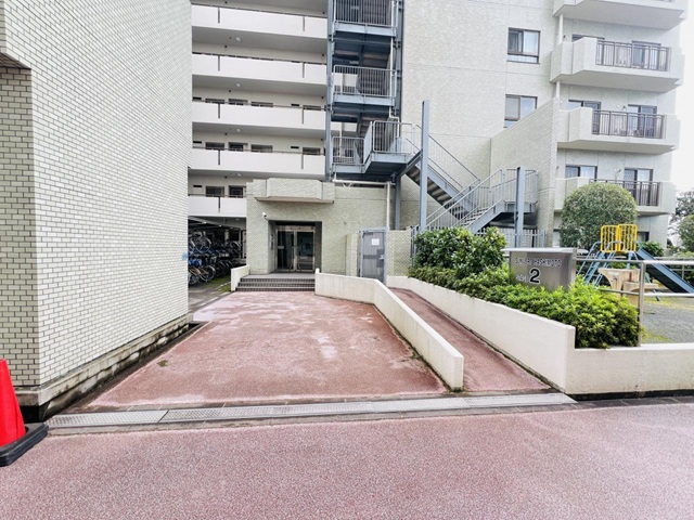 相模原市中央区南橋本1丁目の中古マンション10階部分のエントランスの写真