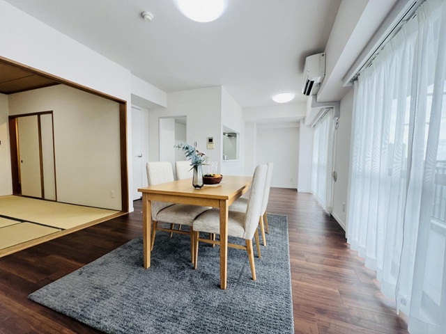 相模原市中央区南橋本1丁目の中古マンション10階部分のリビングの写真