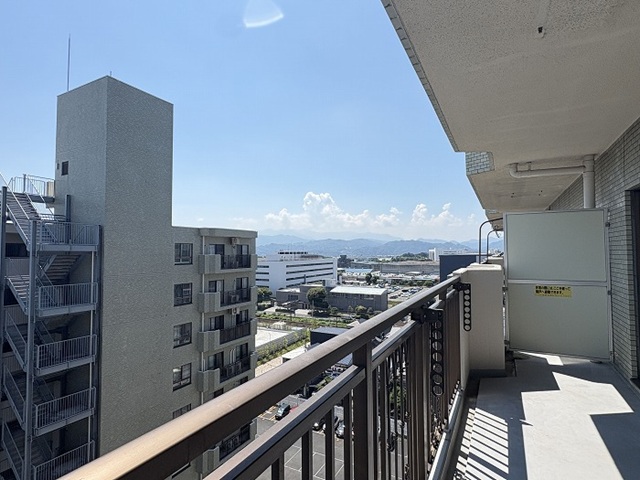 相模原市中央区南橋本1丁目の中古マンション11階部分のバルコニーの写真