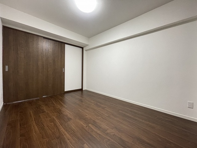 相模原市中央区南橋本1丁目の中古マンション11階部分の洋室2の写真