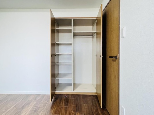 相模原市中央区南橋本1丁目の中古マンション11階部分の収納の写真