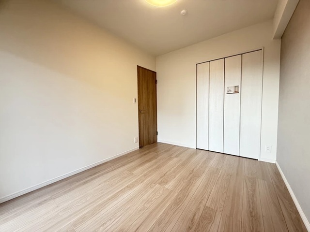 相模原市中央区南橋本3丁目の中古マンション5階部分の洋室1の写真