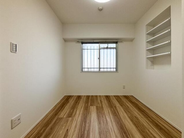 相模原市中央区小山2丁目の中古マンション7階部分の洋室の写真