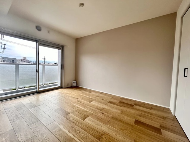 相模原市中央区相模原1丁目の中古マンション3階部分の洋室の写真