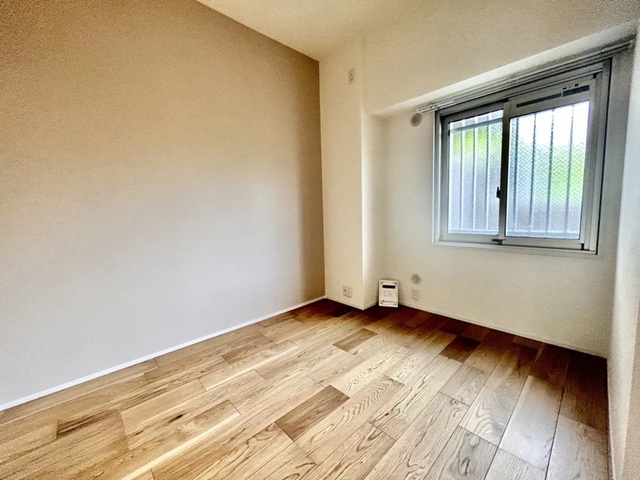 相模原市中央区相模原1丁目の中古マンション3階部分の洋室の写真