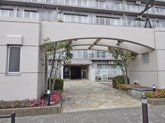 相模原市中央区相模原1丁目の中古マンション3階部分のエントランスの写真