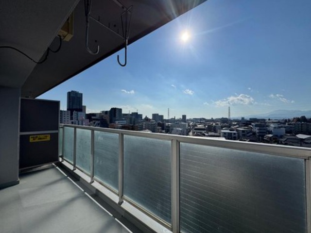 相模原市中央区相模原1丁目の中古マンション8階部分のバルコニーの写真