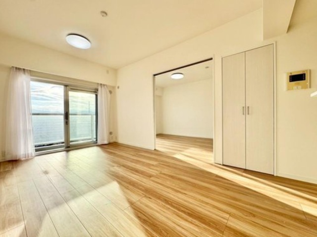 相模原市中央区相模原1丁目の中古マンション8階部分のリビングの写真