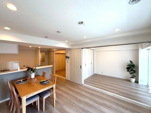 相模原市中央区相模原2丁目の中古マンション9階部分のダイニングの写真