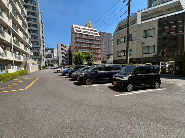 相模原市中央区相模原2丁目の中古マンション9階部分の駐車場の写真