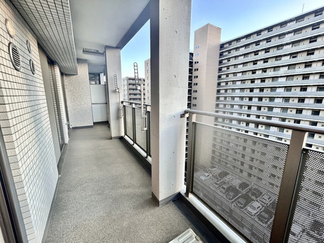 相模原市中央区相模原4丁目の中古マンション12階部分の南側バルコニーの写真