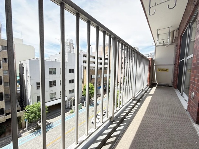 相模原市中央区相模原4丁目の中古マンション5階部分の南西バルコニーの写真