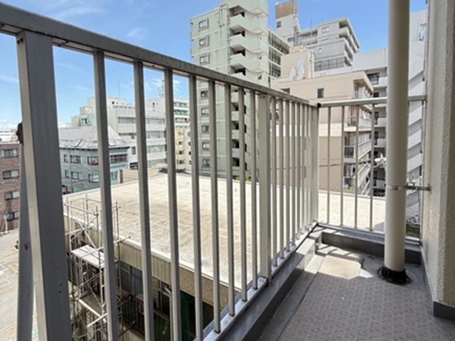 相模原市中央区相模原4丁目の中古マンション5階部分の北東バルコニーの写真