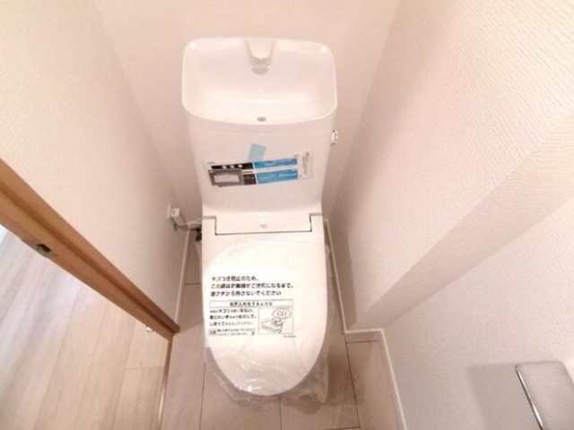 相模原市中央区相模原4丁目の中古マンション5階部分のトイレの写真