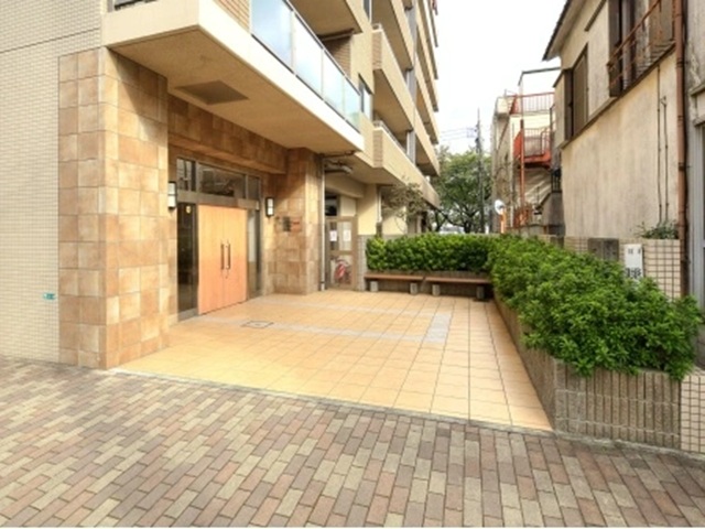 相模原市中央区相模原6丁目の中古マンション3階部分のエントランスの写真