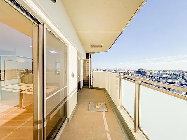 相模原市中央区清新5丁目の中古マンション7階部分のバルコニーの写真