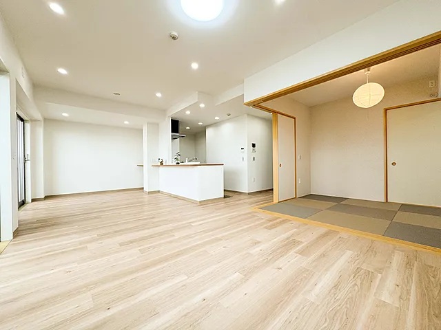 相模原市中央区清新5丁目の中古マンション7階部分のリビングの写真