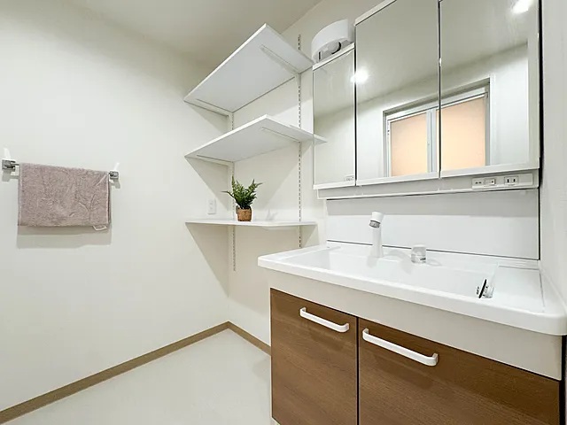 相模原市中央区清新5丁目の中古マンション7階部分の洗面化粧台の写真