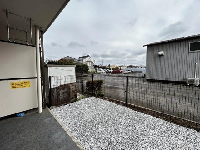 相模原市中央区田名の中古マンション1階部分のバルコニーの写真