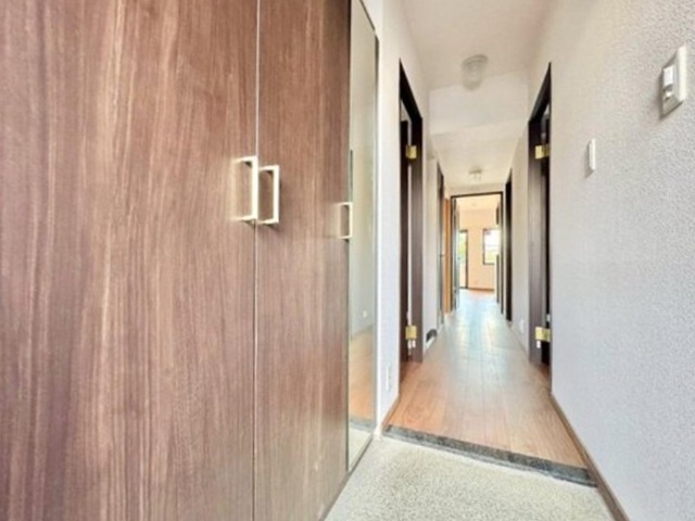 相模原市中央区矢部3丁目の中古マンション1階部分の玄関の写真