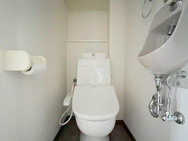 相模原市中央区矢部3丁目の中古マンション1階部分のトイレの写真