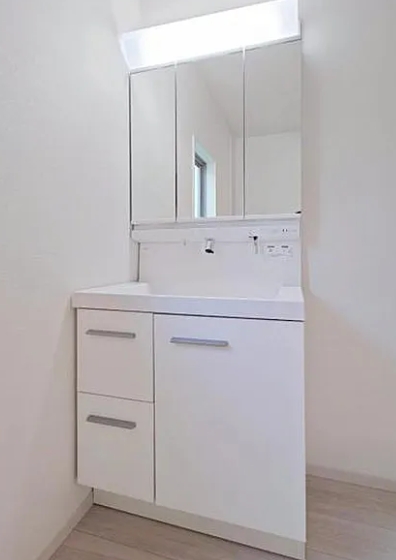 相模原市中央区光が丘2丁目の新築戸建て1号棟の洗面化粧台の写真