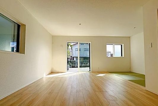 相模原市中央区上溝の新築戸建て4号棟のリビングの写真