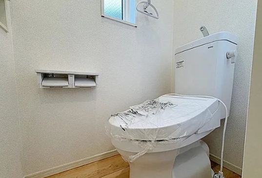 相模原市中央区上溝の新築戸建て4号棟のトイレ1Fの写真