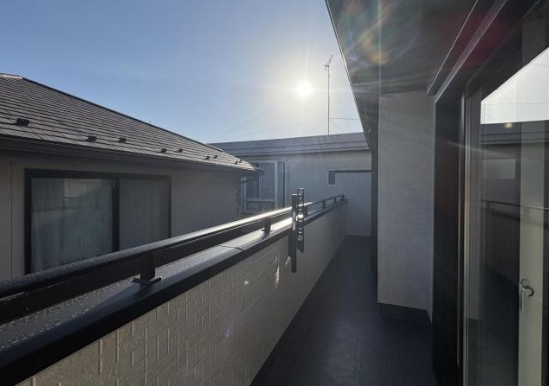 相模原市中央区緑が丘1丁目の新築戸建て1のバルコニーの写真