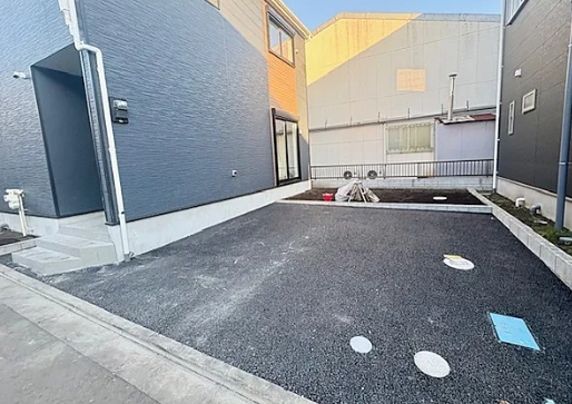 相模原市中央区田名の新築戸建て2号棟の駐車場の写真