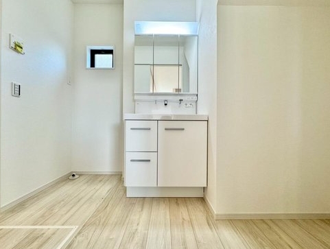 相模原市中央区田名の新築戸建ての洗面化粧台の写真