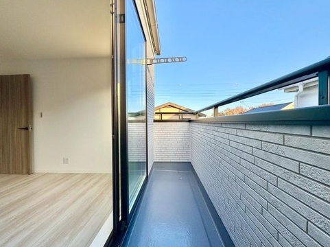 相模原市緑区若葉台1丁目の新築戸建てバルコニーの写真