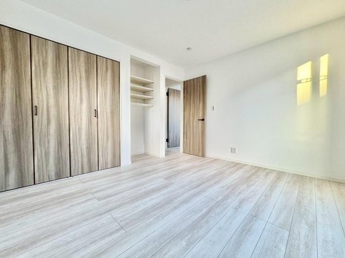 相模原市緑区若葉台1丁目の新築戸建ての洋室1の写真