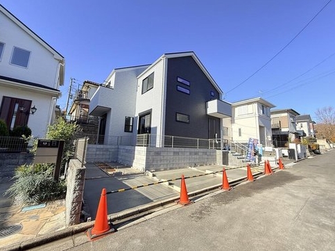相模原市緑区若葉台1丁目の新築戸建ての外観の写真