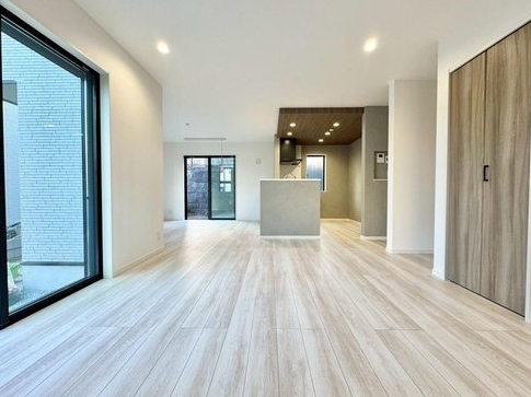 相模原市緑区若葉台1丁目の新築戸建てのリビングの写真