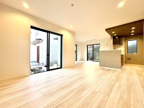 相模原市緑区若葉台1丁目の新築戸建てのリビングの写真