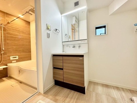 相模原市緑区若葉台1丁目の新築戸建ての洗面化粧台の写真