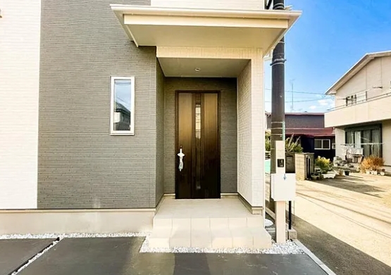 相模原市南区東大沼4丁目の新築戸建てC号棟の玄関の写真