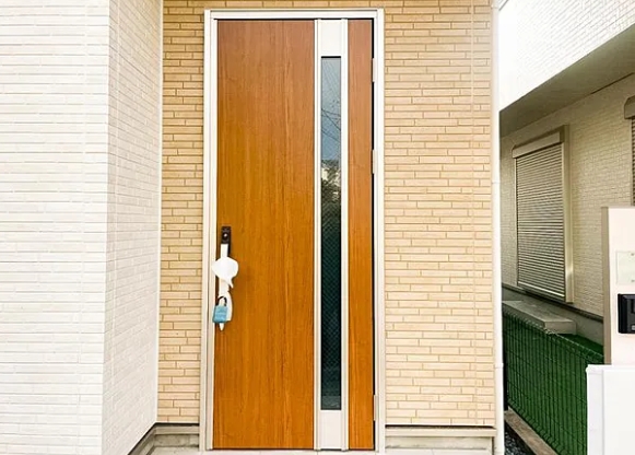 相模原市南区東大沼4丁目の新築戸建てD号棟の玄関の写真