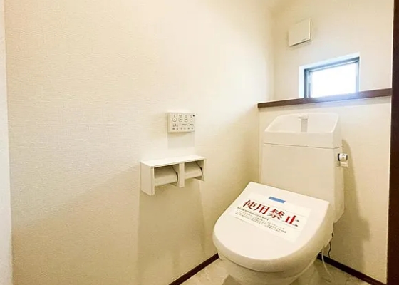 相模原市南区東大沼4丁目の新築戸建てD号棟のトイレ1Fの写真