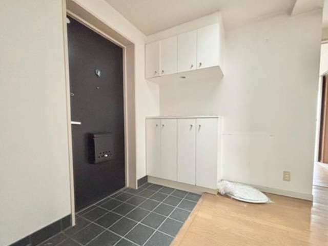 相模原市南区東林間3丁目の中古マンション4階部分の玄関の写真