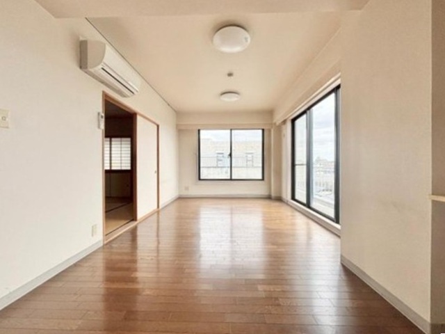 相模原市南区東林間3丁目の中古マンション4階部分のリビングの写真