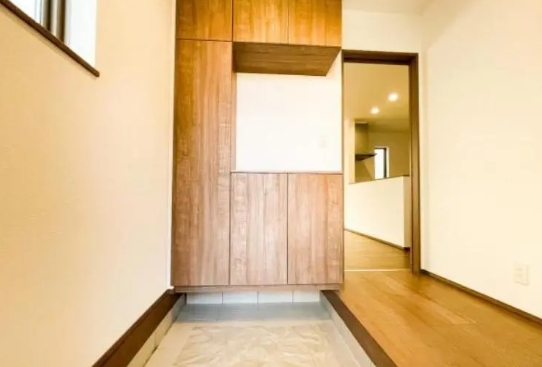 相模原市南区東大沼4丁目の新築戸建てA号棟の玄関の写真