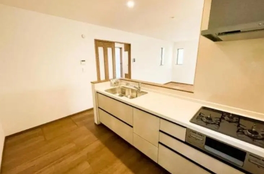 相模原市南区東大沼4丁目の新築戸建てA号棟のキッチンの写真