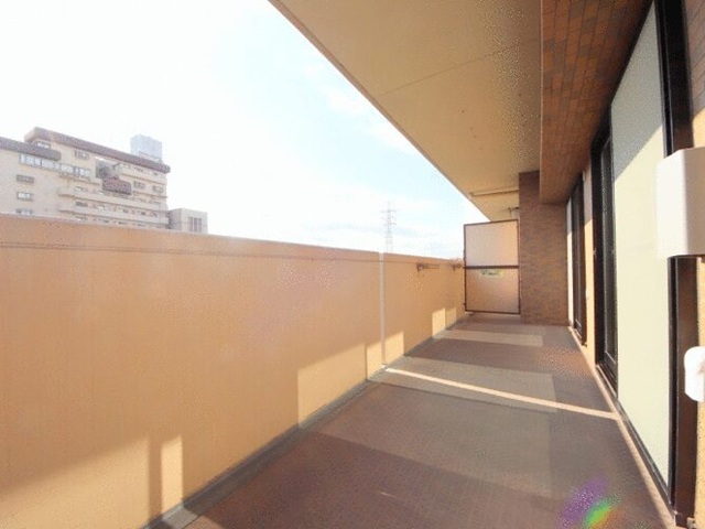 相模原市南区上鶴間本町3丁目の中古マンション5階部分のバルコニーの写真