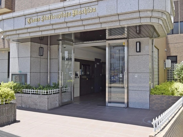 相模原市南区上鶴間本町3丁目の中古マンション5階部分のエントランスの写真