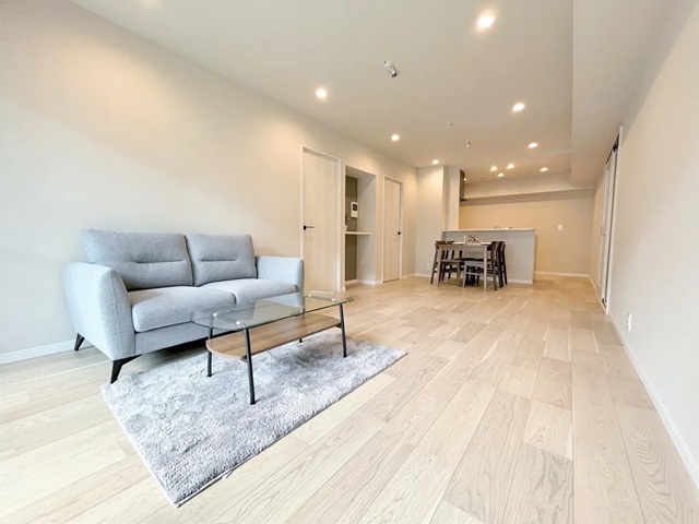 相模原市南区上鶴間本町4丁目の中古マンション1階部分のリビングの写真