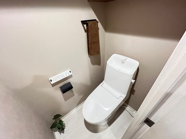 相模原市南区上鶴間本町4丁目の中古マンション1階部分のトイレの写真