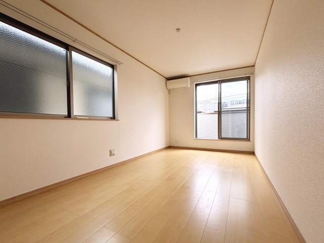 相模原市南区北里1丁目の中古戸建ての洋室1の写真