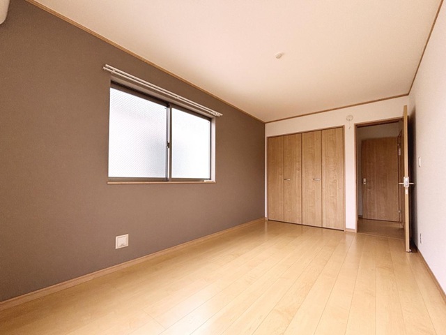 相模原市南区北里1丁目の中古戸建ての洋室2の写真